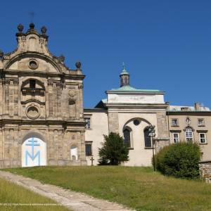 Droga Przewodników Świętokrzyskich - swiety krzyz klasztor 3963 20080703