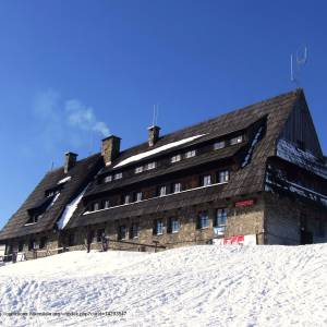 Schronisko PTTK im. Władysława Orkana na Turbaczu - schronisko pttk na turbaczu a1