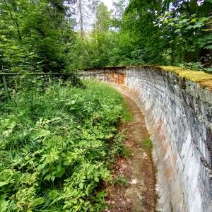 Ruiny toru bobslejowo-saneczkowego w Karpaczu - ruiny toru bobslejowego w karpaczu 2