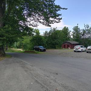 Parking przy Kamieniu Walońskim w Przesiece - parking przy kamieniu walonskim w przesiece 3