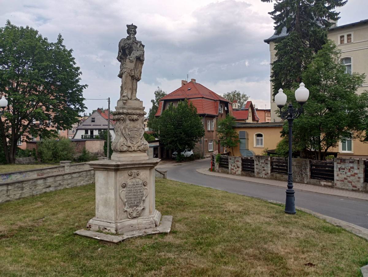 Figura św. Jana Nepomucena w Cieplicach - figura sw jana nepomucena w cieplicach 6