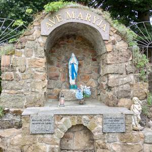 Grota maryjna w Staniszowie - grota maryjna w staniszowie 6