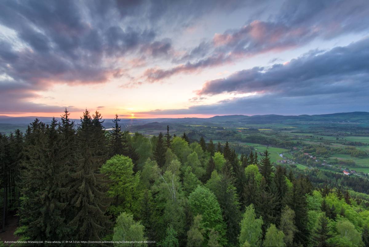 Kotlina Jeleniogórska - widok z sokolika na kotline jeleniogorska