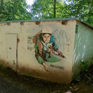 Mural Wandy Rutkiewicz w Górach Sokolich - mural wandy rutkiewicz w gorach sokolich w 2024 roku 3