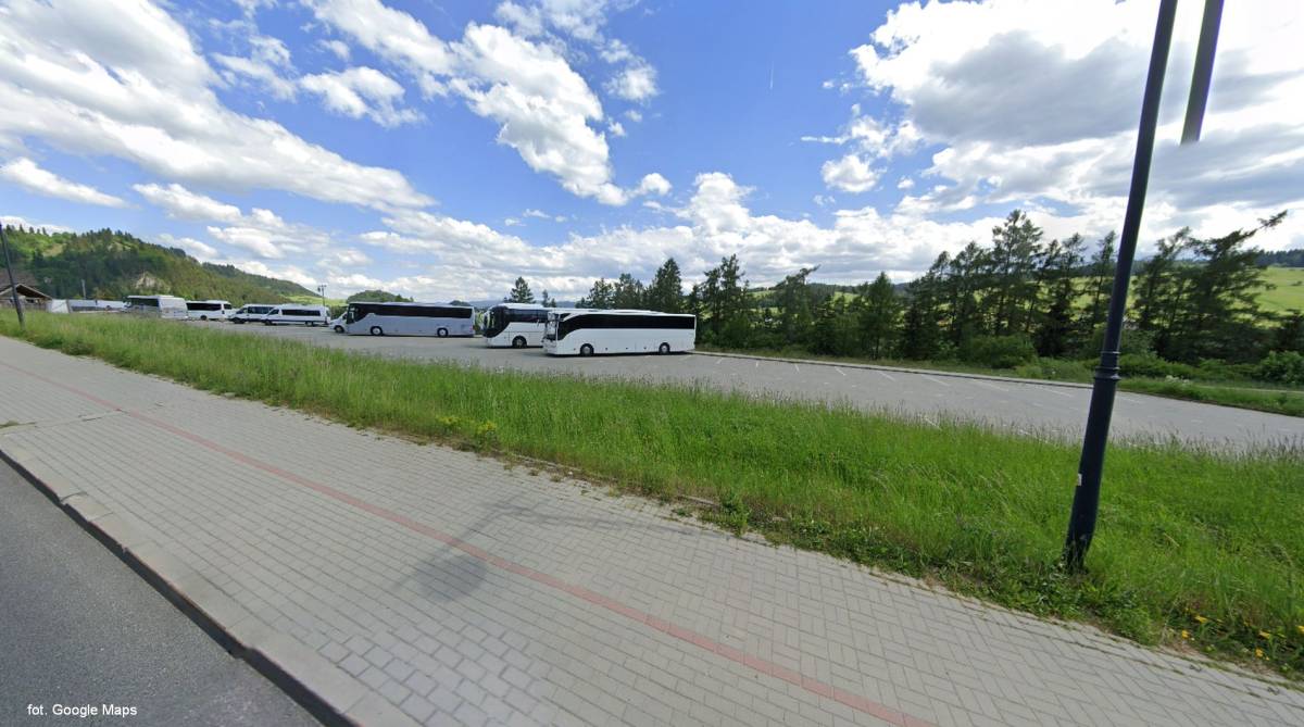 Parking przy Zaporze Niedzica - parking przy zaporze niedzica1