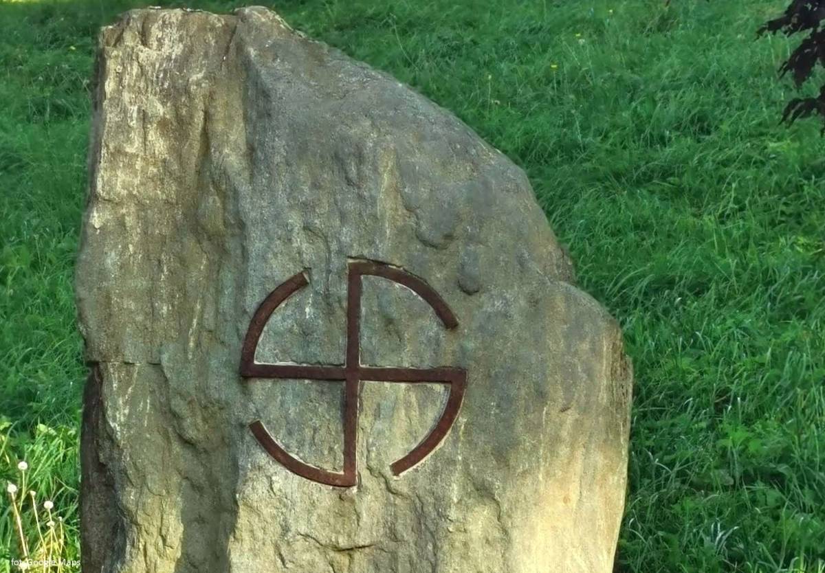 Kamień Szczęścia w Czarnowie - kamien szczescia w czarnowie 5