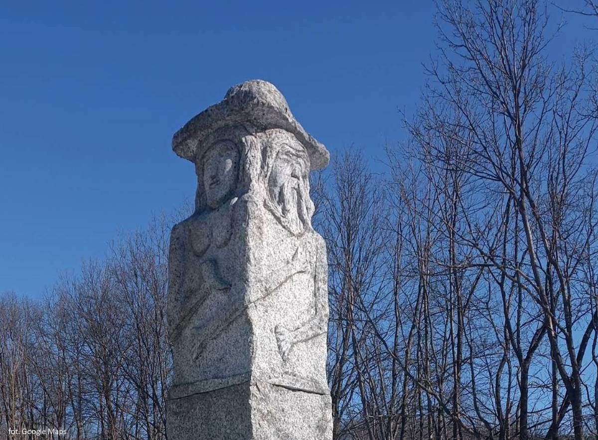 Pomnik Światowida w Czarnowie - pomnik swiatowida w czarnowie 5
