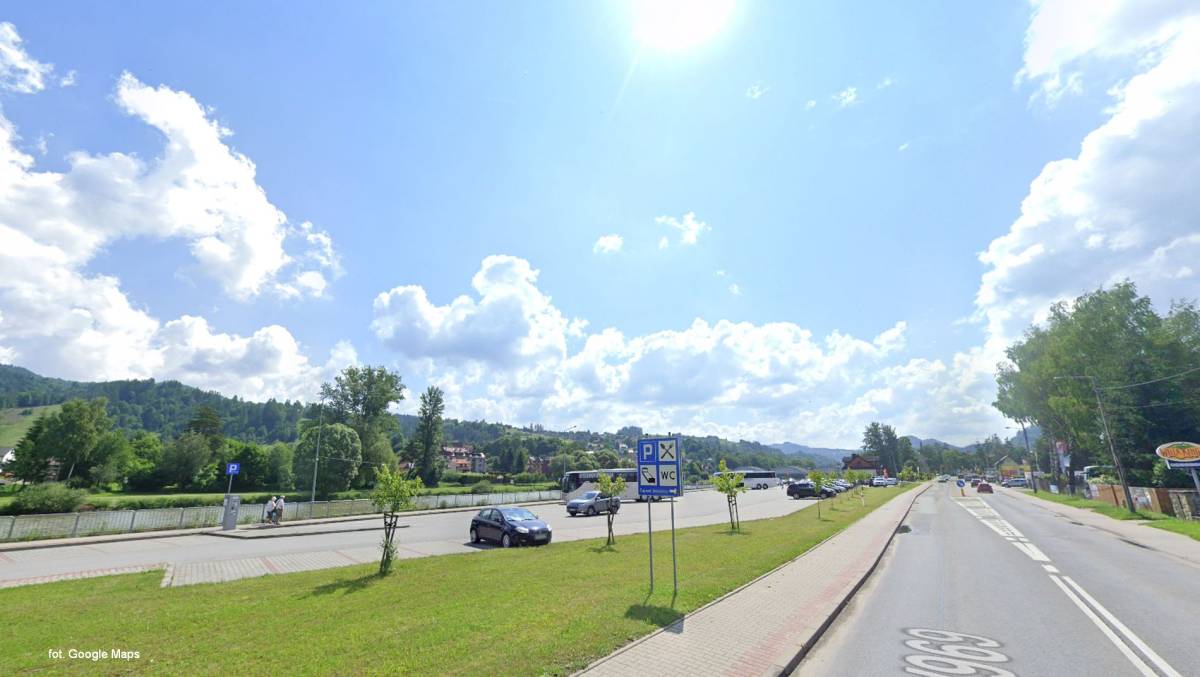 Parking przy przystani w Krościenku nad Dunajcem - parking przy przystani w kroscienku nad dunajcem3