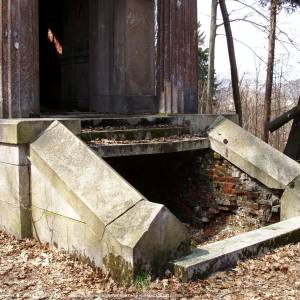 Mauzoleum Emila Beckera w Maciejowej - mauzoleum emila beckera w maciejowej 3