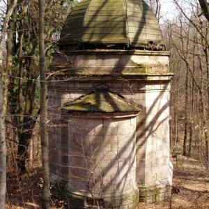 Mauzoleum Emila Beckera w Maciejowej - mauzoleum emila beckera w maciejowej 6