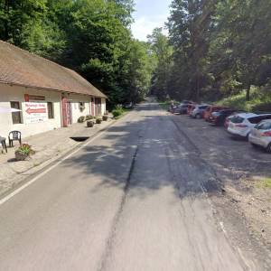 Parkingi w Pieskowej Skale - parking pod zamkiem3