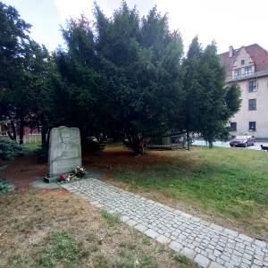 Pomnik Jerzego Popiełuszki w Brzegu - pomnik jerzego popieluszki w brzegu 3
