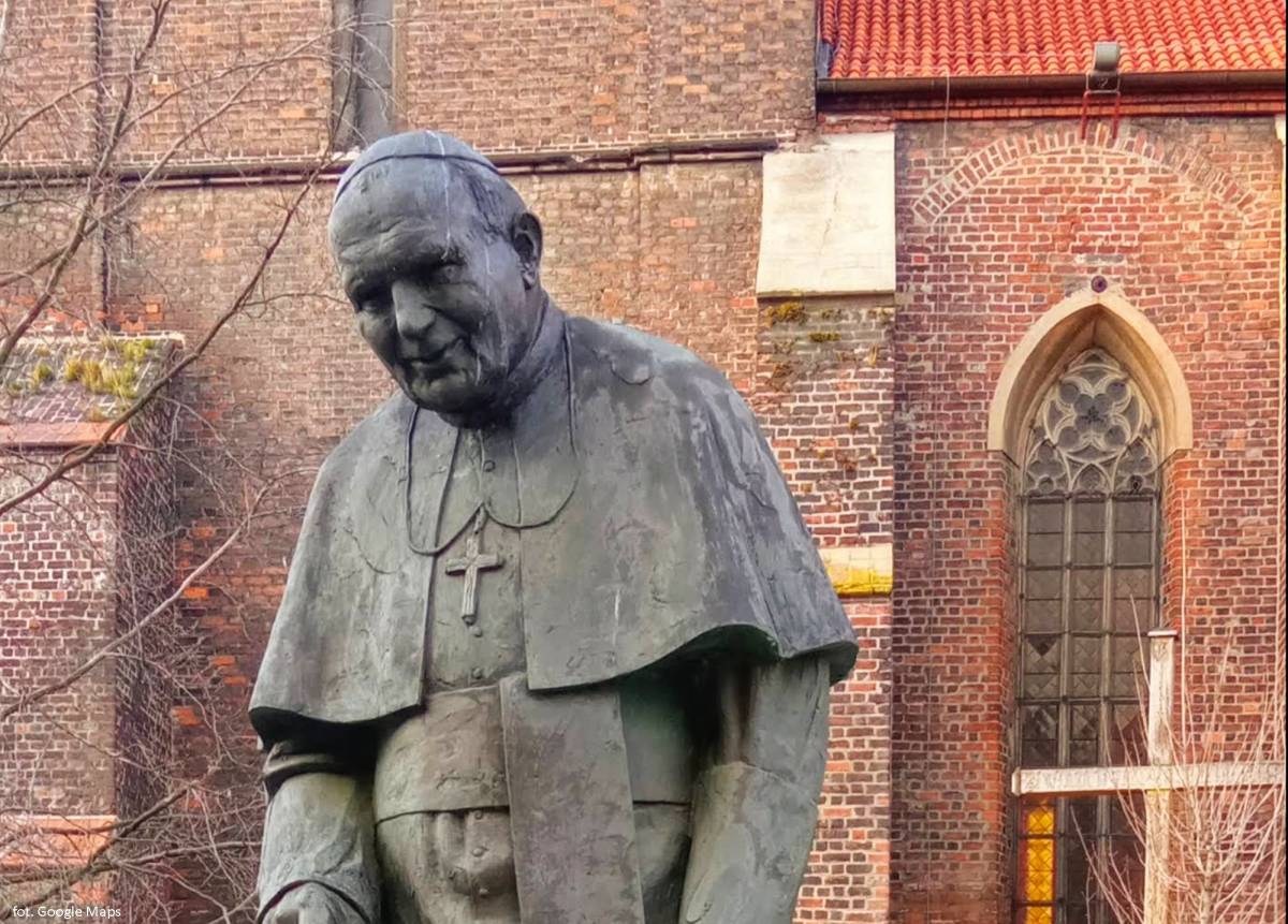 Pomnik Jana Pawła II w Brzegu - pomnik jana pawla ii w brzegu 5