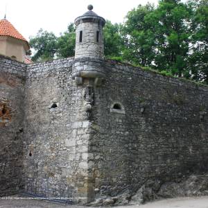 Szlak Jaskinia Lokietka-Pieskowa Skała - 616170 suloszowa brama z bastejami 02