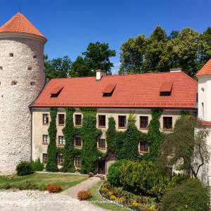 Szlak Jaskinia Lokietka-Pieskowa Skała - budynek oficyny