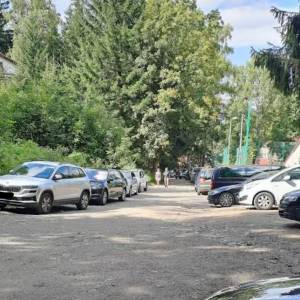 Parking pod Kruczymi Skałami w Karpaczu - parking pod kruczymi skalami w karpaczu 2