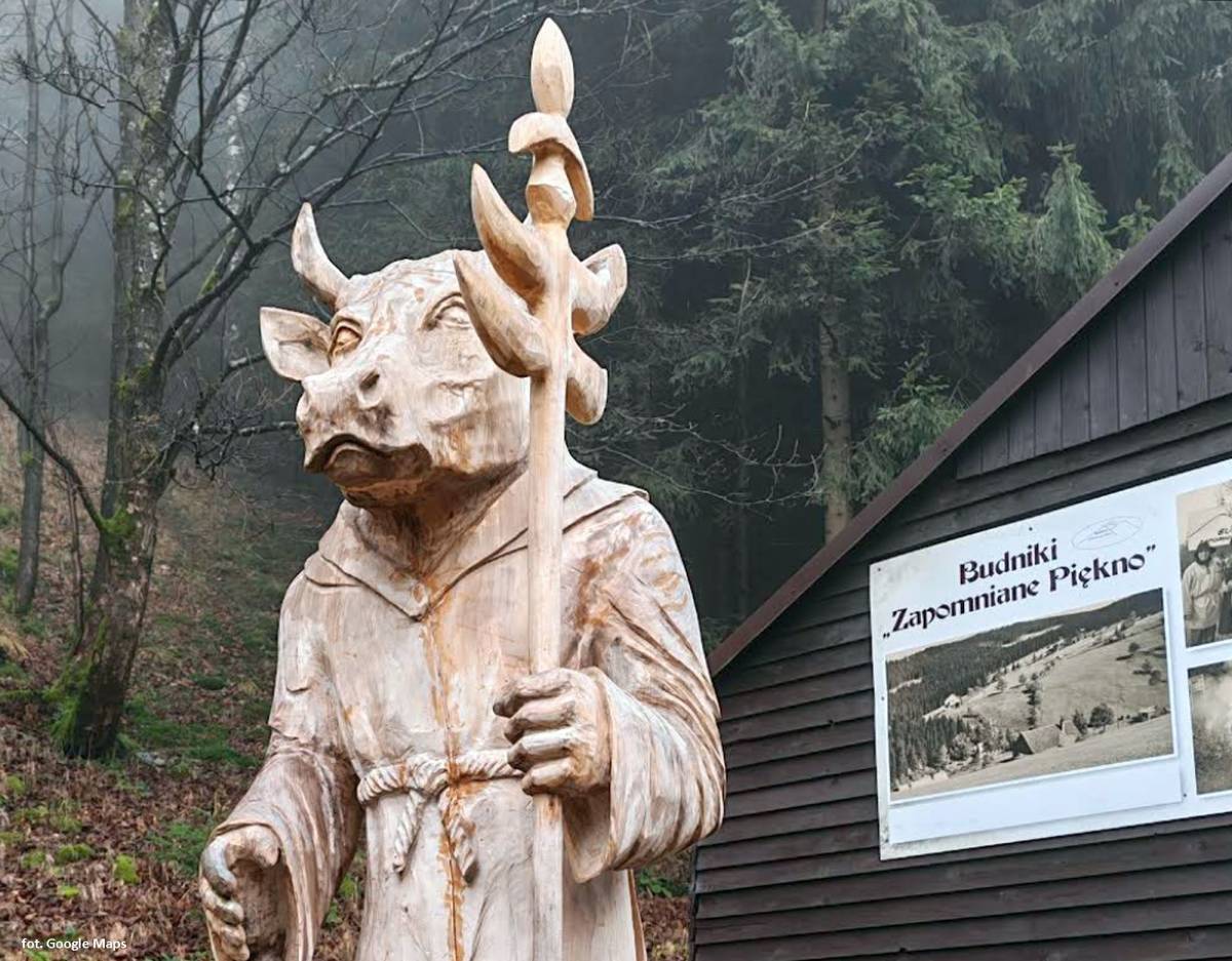 Pomnik Wołogóra w Budnikach - pomnik wologora w budnikach 2