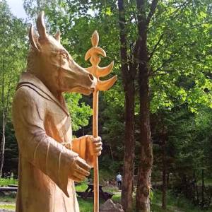 Pomnik Wołogóra w Budnikach - pomnik wologora w budnikach 1