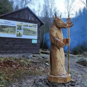 Pomnik Wołogóra w Budnikach - pomnik wologora w budnikach 3