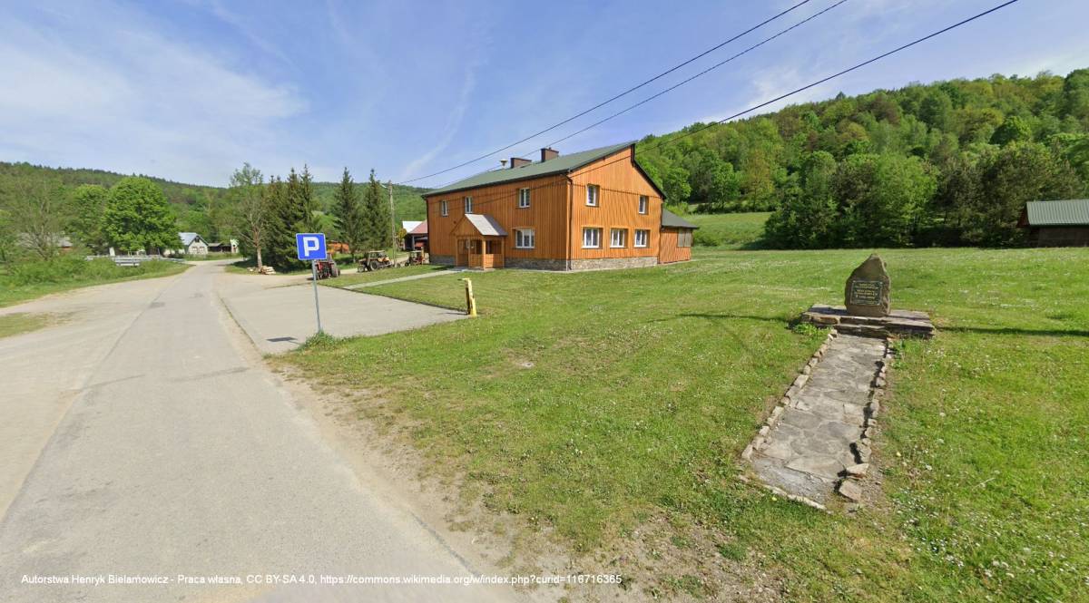 Dom Ludowy w Olchowcu - dom ludowy w olchowcu