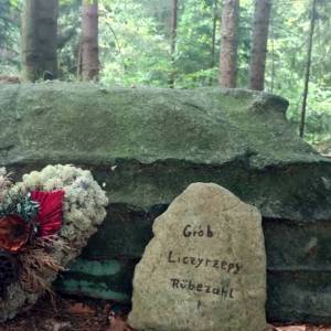 Grób Liczyrzepy koło Świeradowa-Zdroju - grob liczyrzepy kolo swieradowa zdroju 2