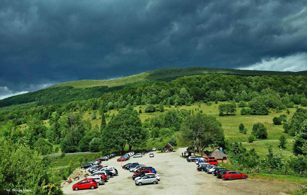 Parking Przełęcz Wyźniańska - parking przelecz wyznianska1