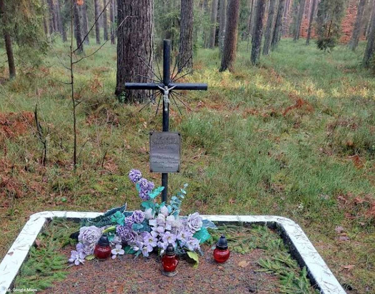 Wygląd symbolicznej mogiły koło Mikołeski przed likwidacją