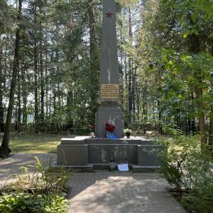 Cmentarz Żołnierzy Radzieckich w Augustowie - cmentarz zolnierzy radzieckich w augustowie 5