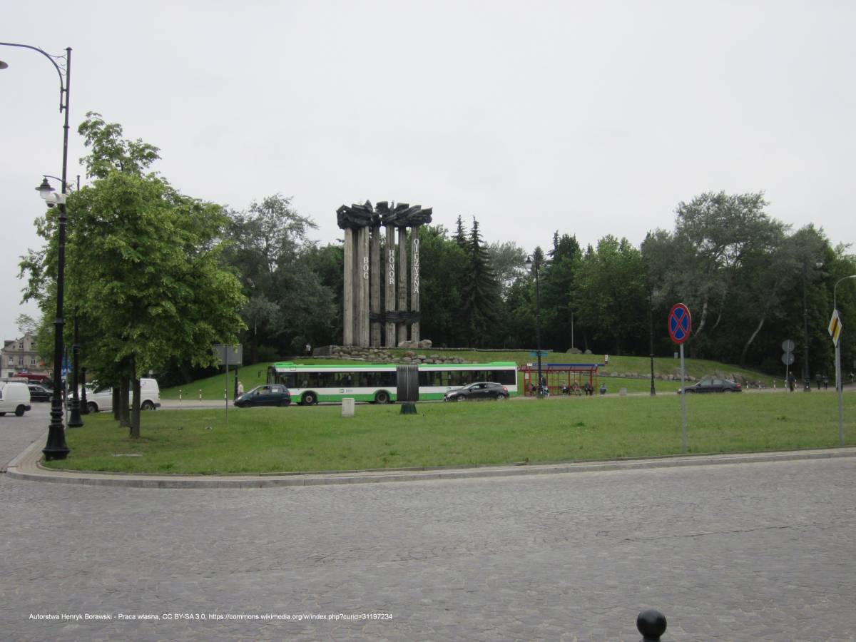 Plac Niezależnego Zrzeszenia Studentów w Białymstoku - plac uniwersytecki w bialymstoku