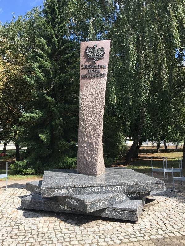 Pomnik Żołnierzy Armii Krajowej w Białymstoku - pomnik armii krajowej w bialymstoku