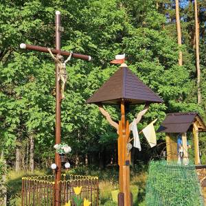 Krzyż, kapliczka i dzwonek w Truszczycy - krzyz kapliczka i dzwonek w truszczycy 1