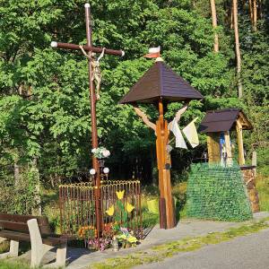 Krzyż, kapliczka i dzwonek w Truszczycy - krzyz kapliczka i dzwonek w truszczycy 9