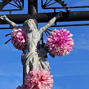 Krzyż przydrożny pośród pól w Przyłęku - krzyz przydrozny posrod pol w przyleku 1