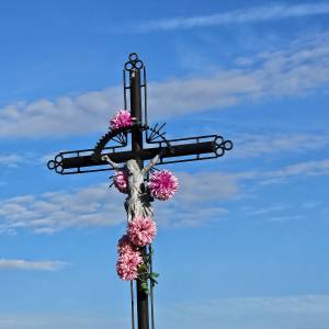 Krzyż przydrożny pośród pól w Przyłęku - krzyz przydrozny posrod pol w przyleku 6