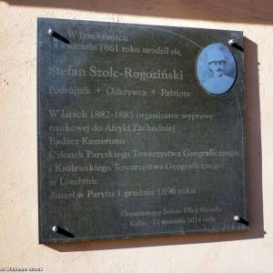 Tablica upamiętniająca podróżnika Stefana Szolca-Rogozińskiego w Kaliszu - dom rodzinny stefana szolca rogozinskiego w kaliszu 1
