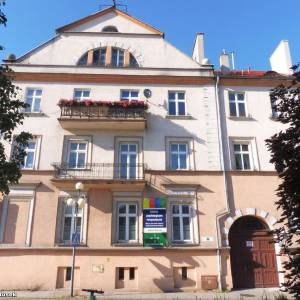 Tablica upamiętniająca podróżnika Stefana Szolca-Rogozińskiego w Kaliszu - dom rodzinny stefana szolca rogozinskiego w kaliszu 2