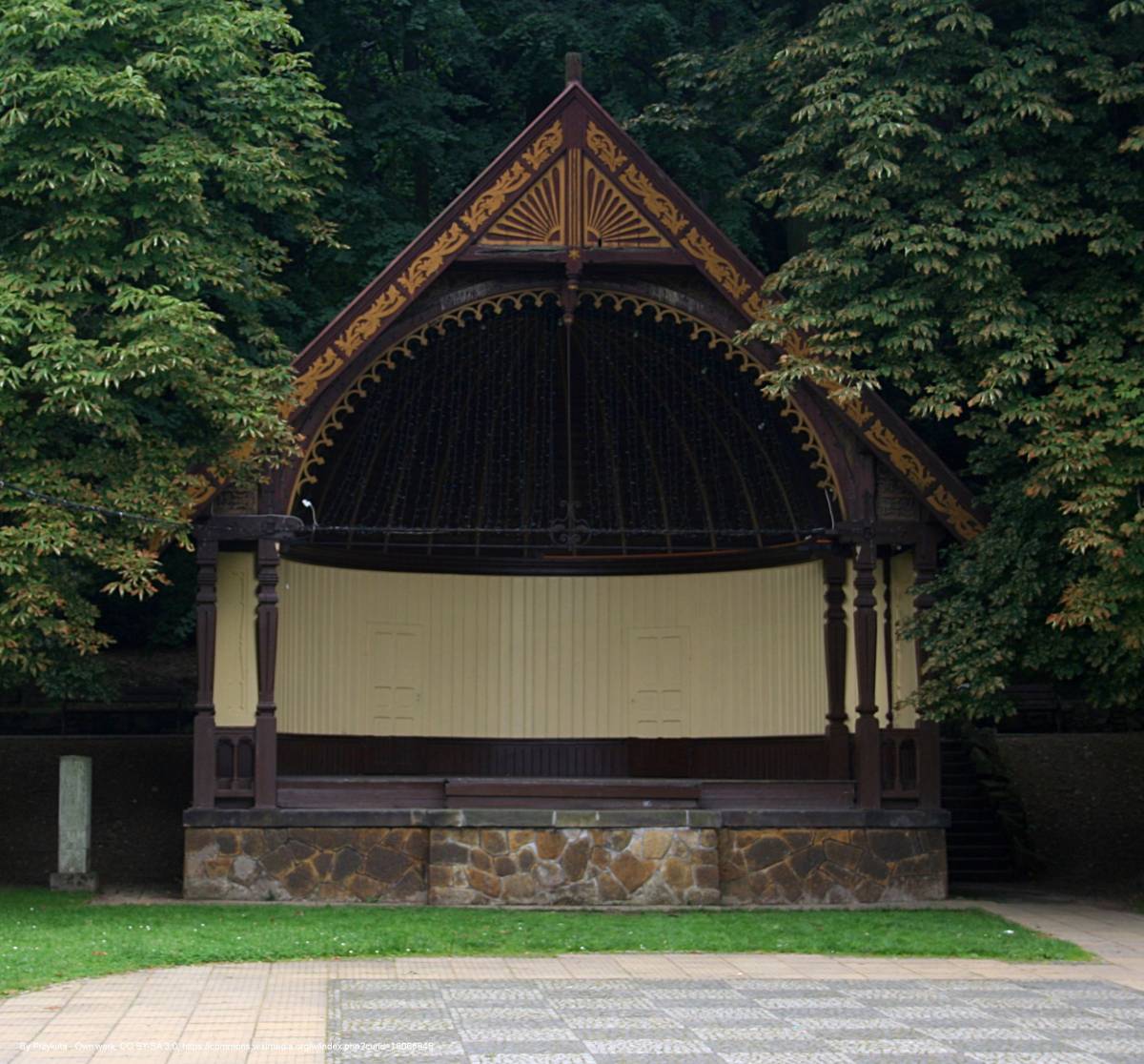 Muszla koncertowa w Szczawnie-Zdroju - szczawno zdroj altana 25 07 2011 p