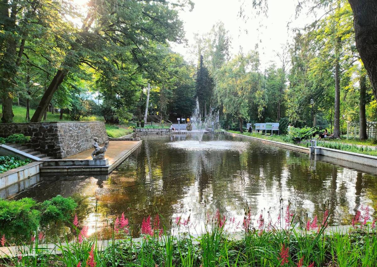 Muzyczna fontanna w Połczyńskim Parku Zdrojowym - muzyczna fontanna w polczynskim parku zdrojowym1